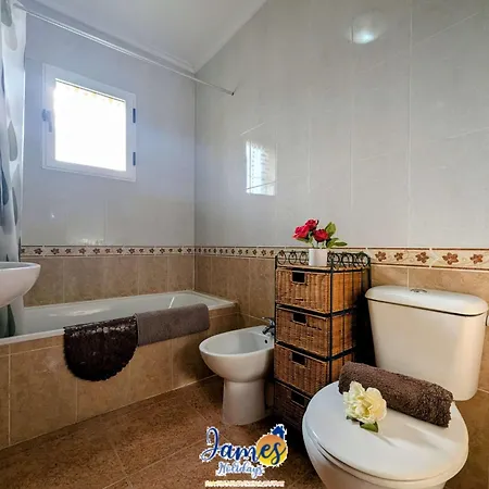 度假居 3-bed Dream Hills Townhouse With Com Pool Dh547 坎波阿莫